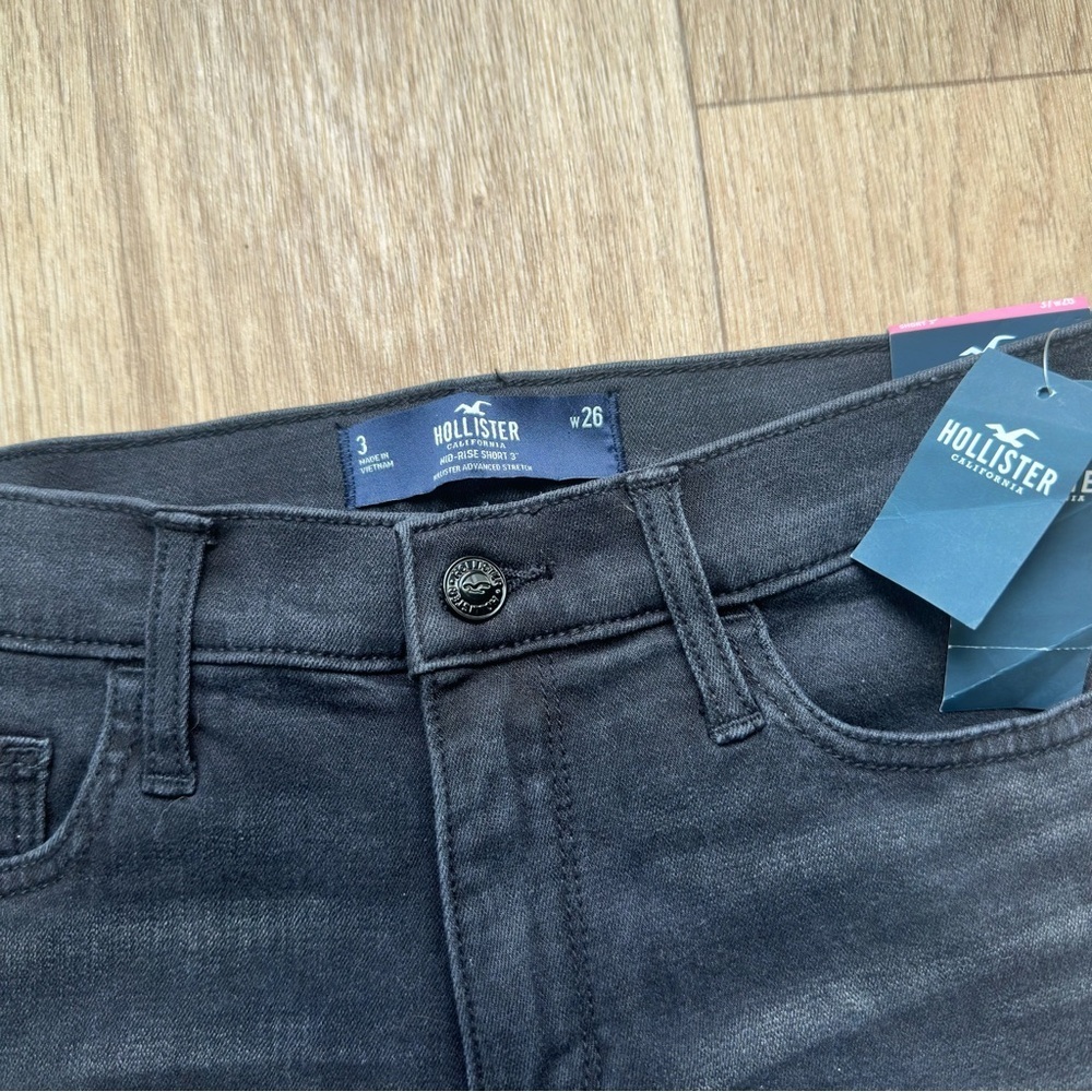 NWT Hollister Women's Mid-Rise Size 3 Black Denim Shorts, Summer Shorts - Picture 3 of 7